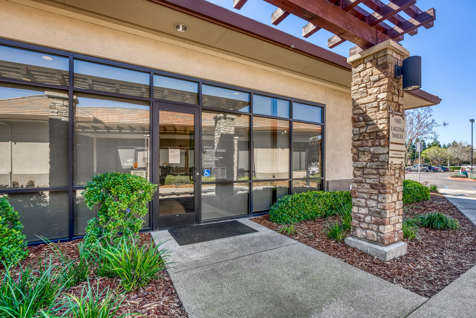 Thrive Dental Elk Grove office exterior