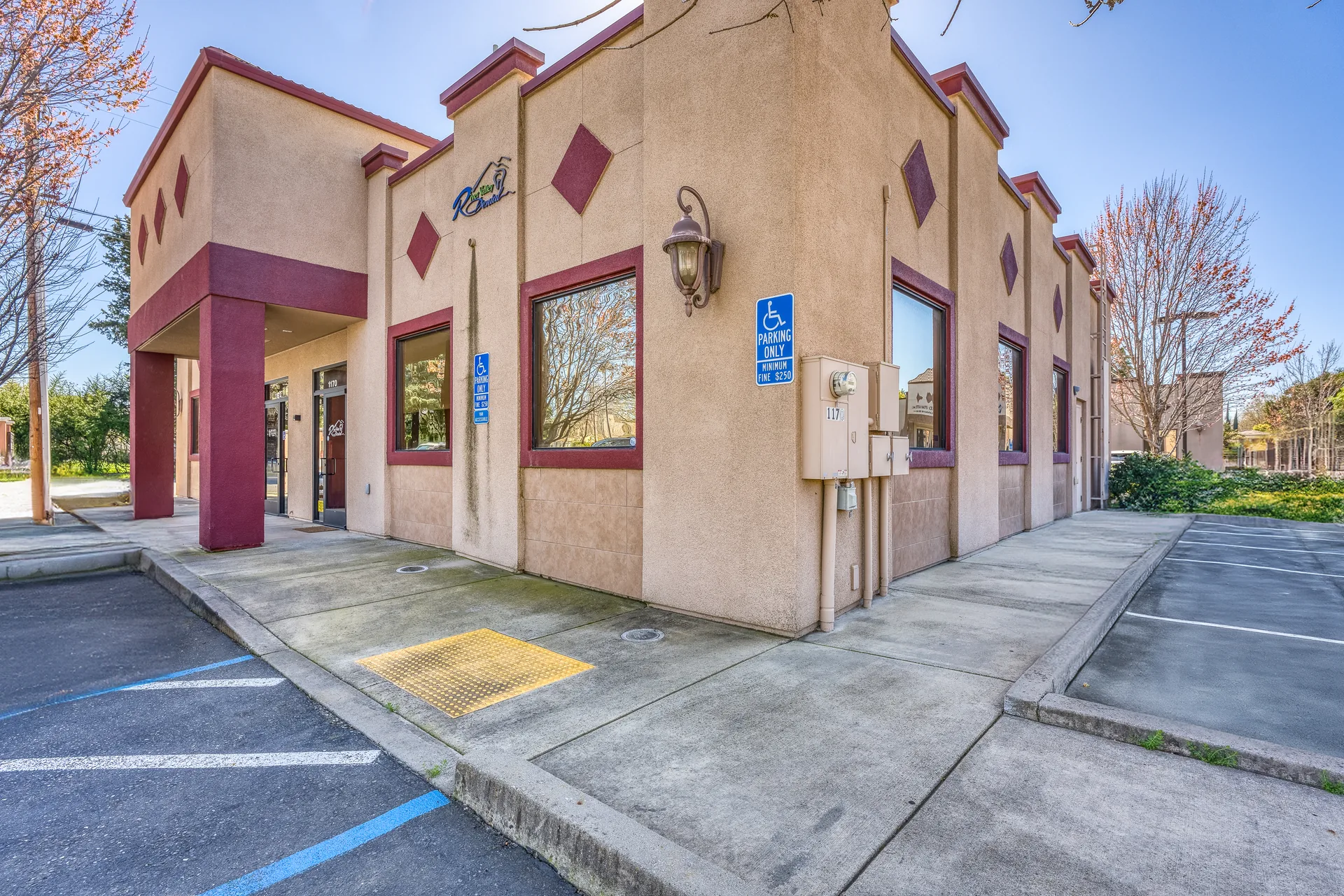 Thrive Dental Yuba City office building on Live Oak Boulevard